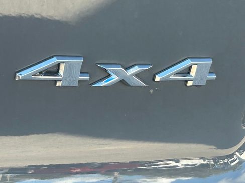 Used 2020 Jeep Cherokee Latitude Plus w/ Comfort/Convenience Group image 24