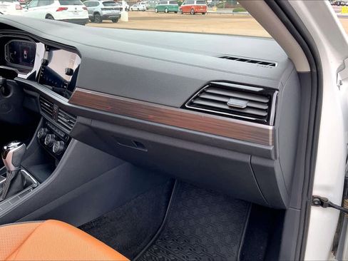 Used 2024 Volkswagen Jetta SEL image 19