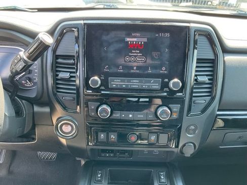Used 2023 Nissan Titan SV w/ SV Convenience Package RWD image 13
