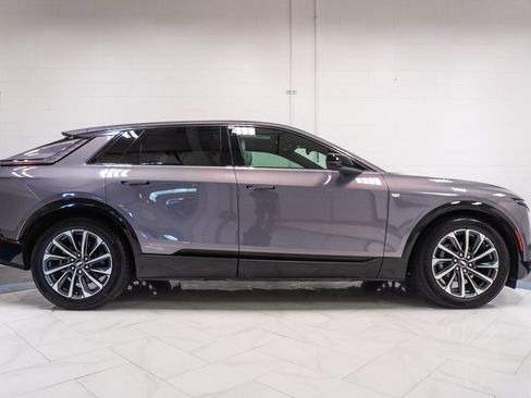 Used 2024 Cadillac Lyriq Sport AWD/4WD image 35