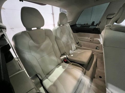 Used 2016 Volvo XC90 T6 Momentum AWD/4WD image 35
