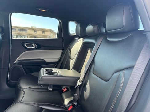 Used 2024 Jeep Compass Limited image 13