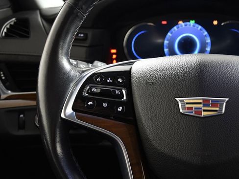 Used 2017 Cadillac Escalade Luxury AWD/4WD image 29