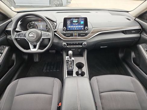 Used 2025 Nissan Altima 2.5 SV FWD image 26