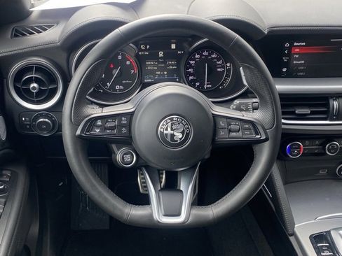 Used 2023 Alfa Romeo Stelvio Veloce image 45