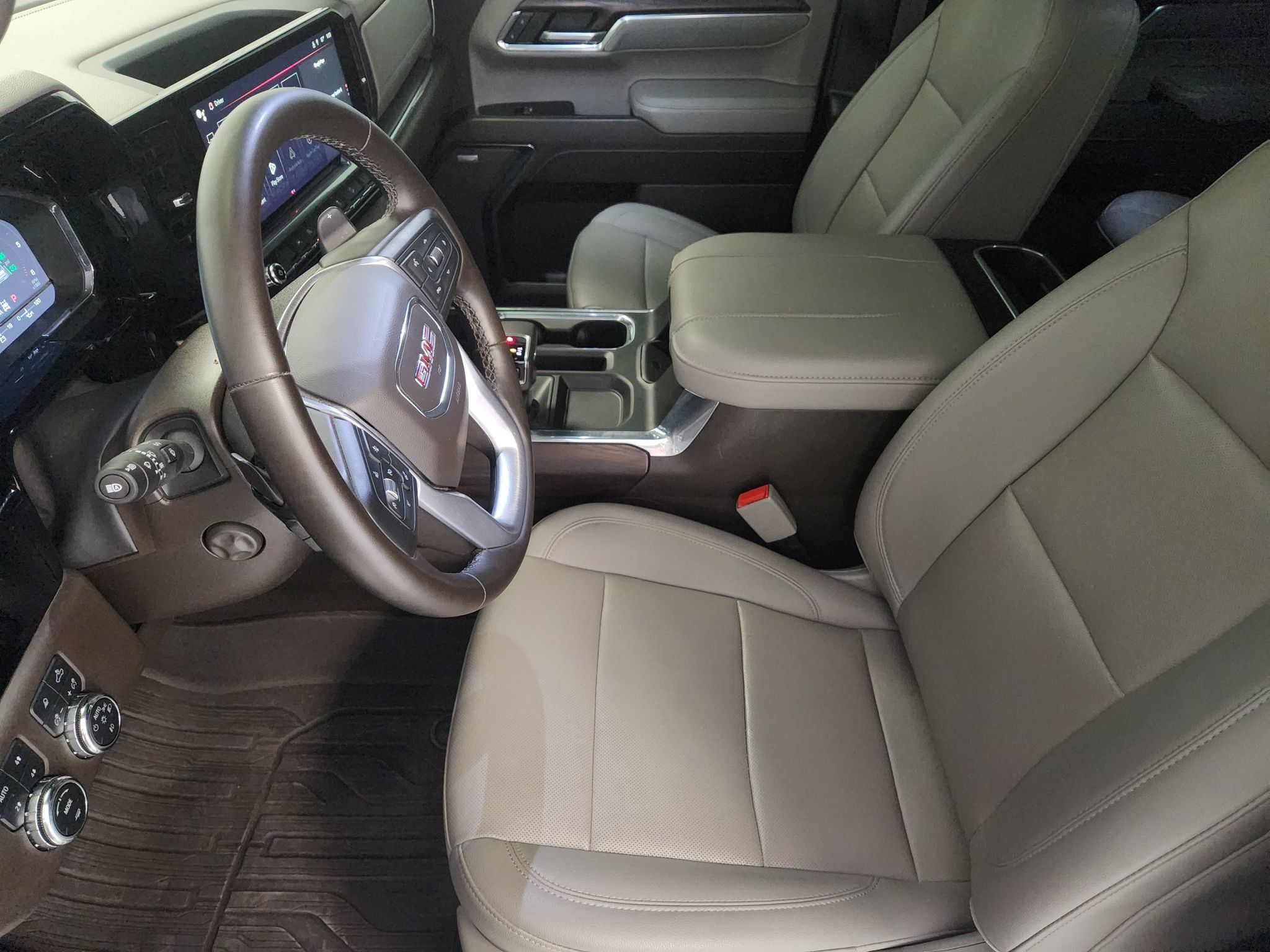 Used 2023 GMC Sierra 1500 SLT AWD/4WD image 12