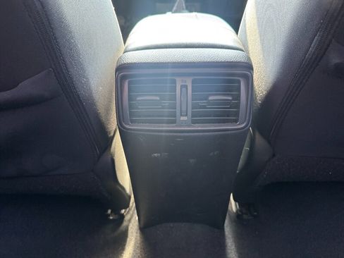 Used 2020 Nissan Rogue S FWD image 35