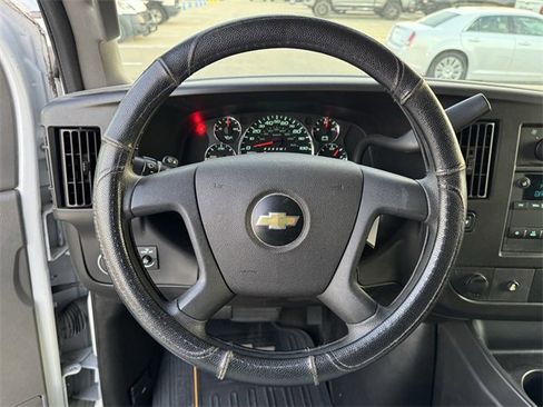 Used 2018 Chevrolet Express 2500 Extended image 11