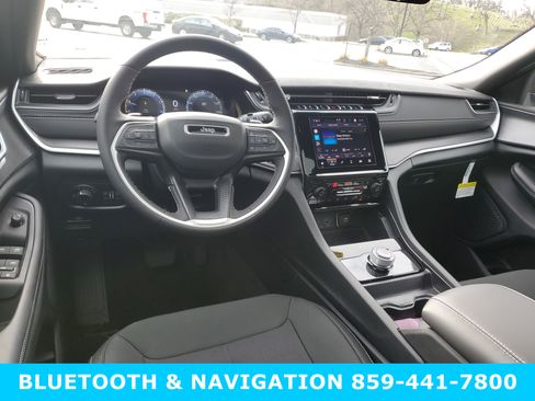 New 2025 Jeep Grand Cherokee Laredo w/ Luxury Tech Group I image 11