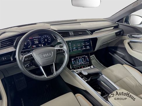 Used 2022 Audi e-tron Chronos w/ Chronos Package image 30