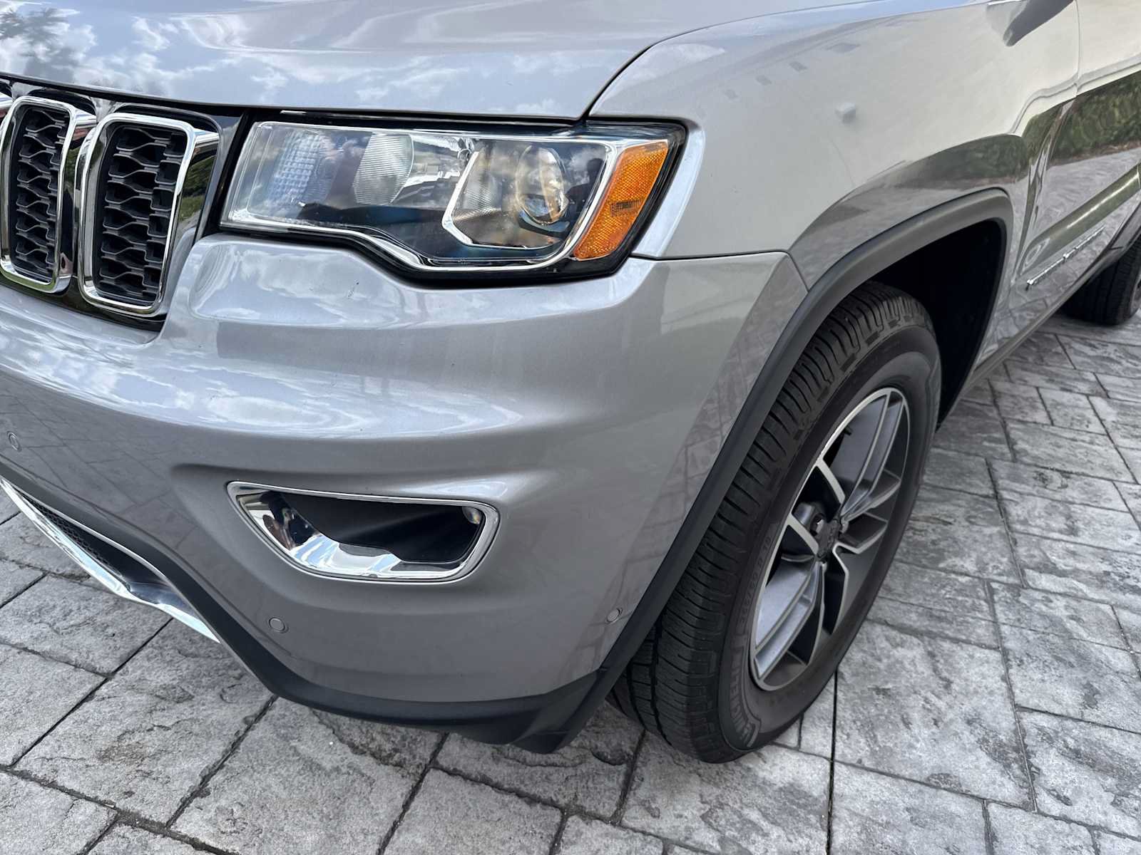Used 2020 Jeep Grand Cherokee Limited RWD image 10
