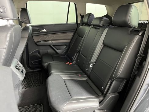Used 2022 Volkswagen Atlas SE image 12