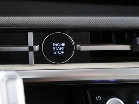 Used 2025 Hyundai Santa Fe SEL FWD image 28