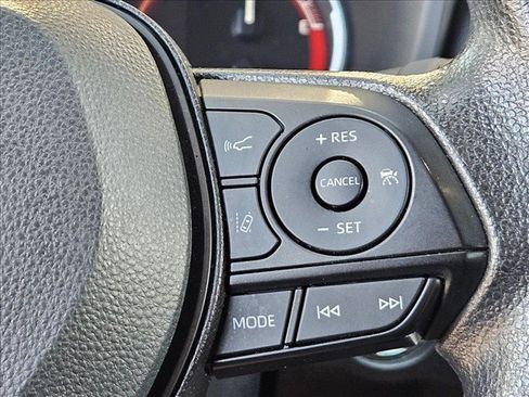 Used 2025 Toyota RAV4 XLE FWD image 22