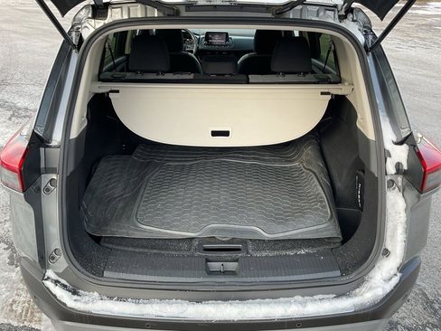 Used 2023 Nissan Rogue SV image 21