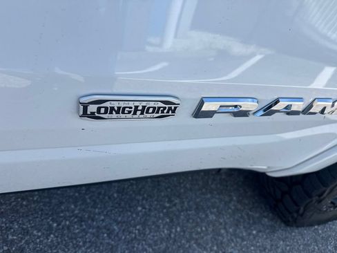 Used 2022 RAM 1500 Limited w/ Body Color Bumper Group AWD/4WD image 5
