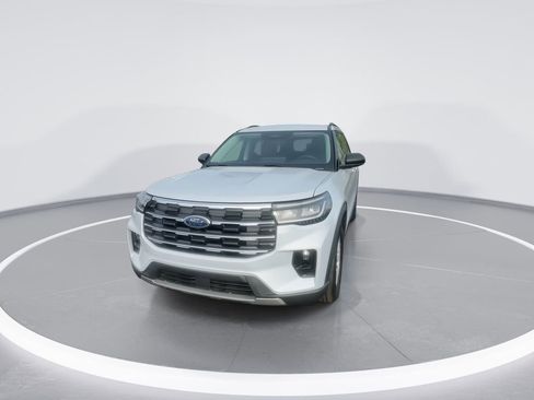 New 2026 Ford Explorer Active RWD image 4