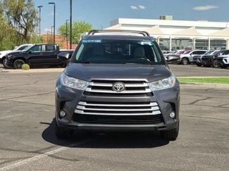Used 2018 Toyota Highlander XLE FWD video 3