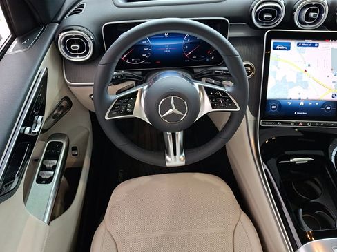 Used 2026 Mercedes-Benz GLC 300 4MATIC image 11