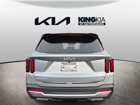 Certified 2026 Kia Sorento EX AWD/4WD image 4