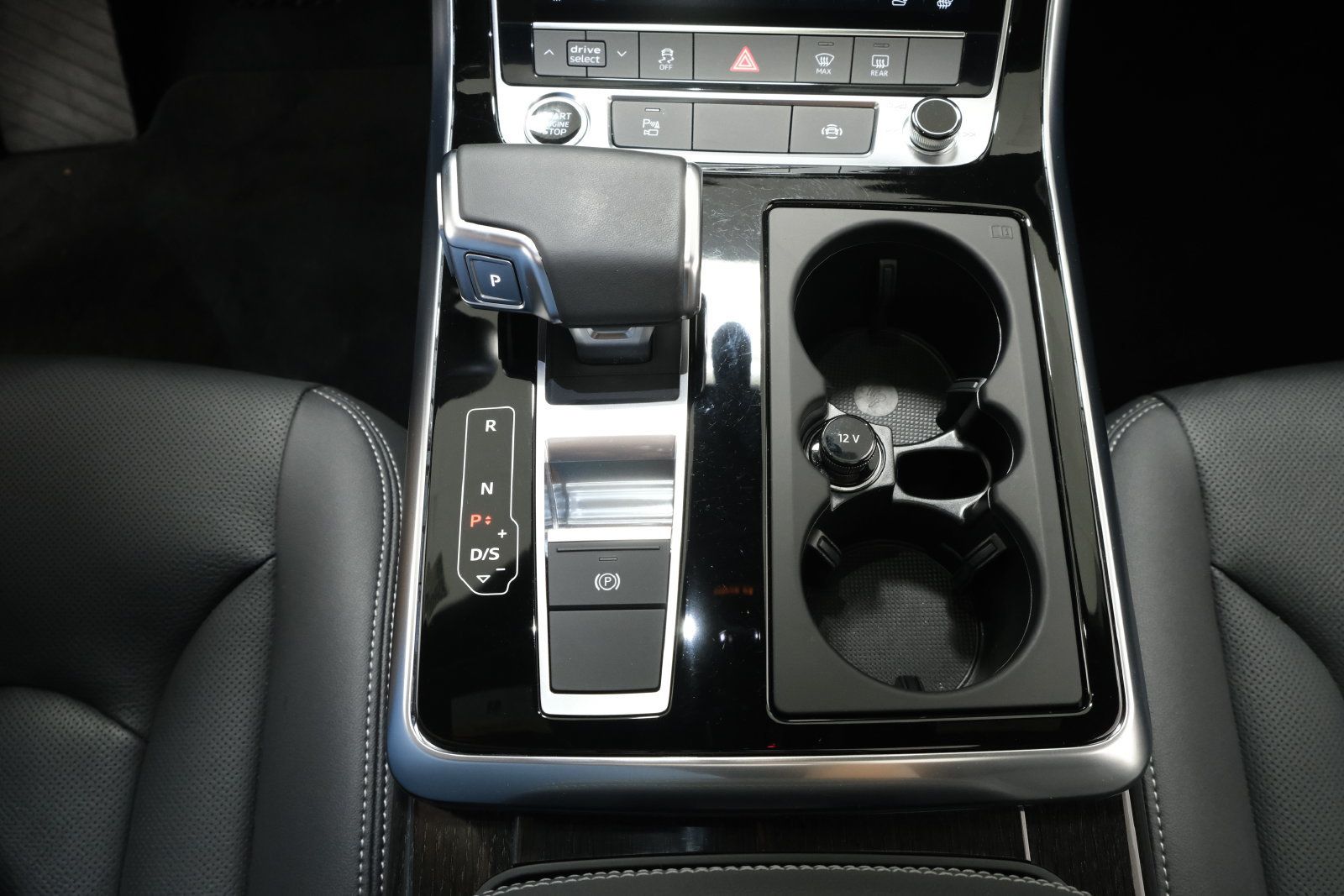 Used 2025 Audi Q8 Premium Plus AWD/4WD image 23