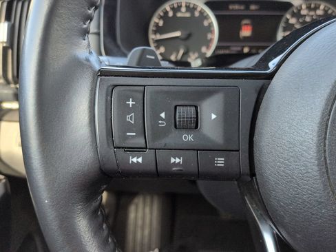 Used 2022 Nissan Pathfinder SV FWD image 24