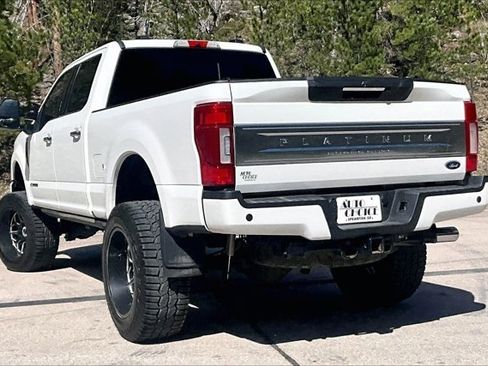Used 2022 Ford F350 Platinum AWD/4WD image 4