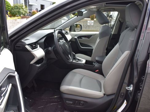 Certified 2025 Toyota RAV4 XLE Premium image 18