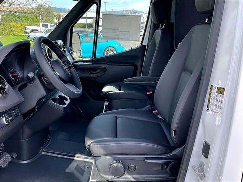 New 2026 Mercedes-Benz Sprinter 2500 image 9