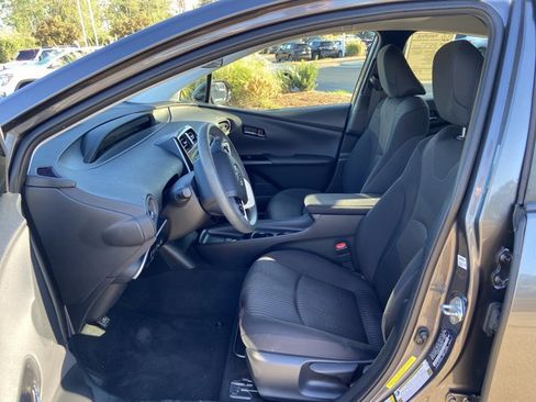 Used 2018 Toyota Prius Four image 33