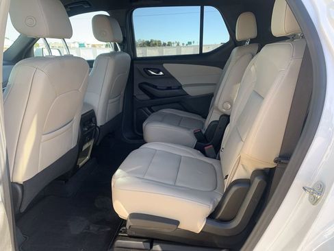 Certified 2023 Chevrolet Traverse LT FWD image 23