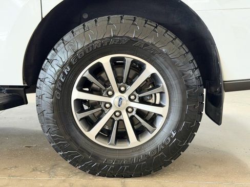 Used 2019 Ford Expedition Max XLT w/ Equipment Group 201A AWD/4WD image 10