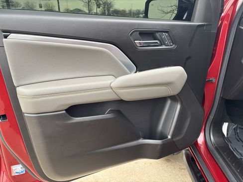 Used 2026 Chevrolet Colorado ZR2 w/ Technology Package image 10