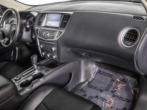 Used 2019 Nissan Pathfinder SL image 49