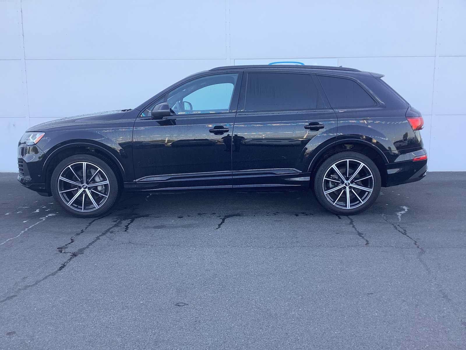Used 2021 Audi Q7 3.0T Premium Plus w/ Premium Plus Package AWD/4WD image 2