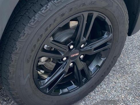 Used 2022 GMC Terrain AT4 w/ Infotainment Package II AWD/4WD image 28