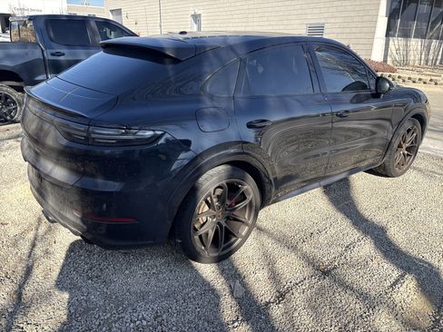 Used 2021 Porsche Cayenne GTS image 4