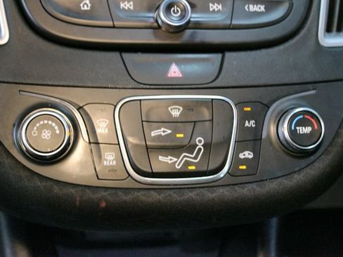 Used 2019 Chevrolet Malibu LS FWD image 24