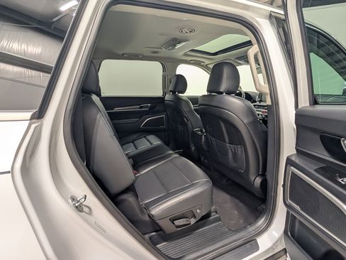 Used 2020 Kia Telluride S w/ S 8 Passenger Seating Package AWD/4WD image 18