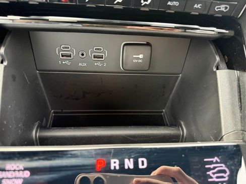 New 2025 Jeep Grand Cherokee Overland AWD/4WD image 21