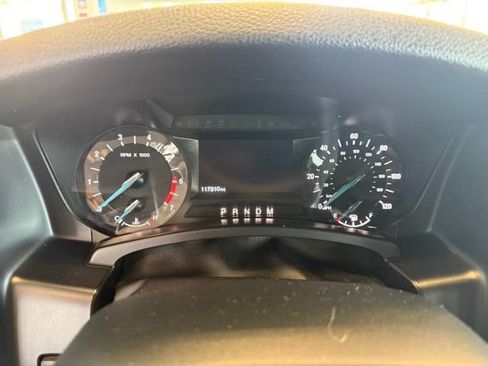 Used 2016 Ford Expedition XLT image 13