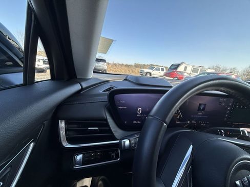 Certified 2025 Buick Envision Preferred image 24