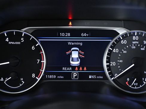 Used 2024 Nissan Sentra SV w/ SV Premium Package image 15