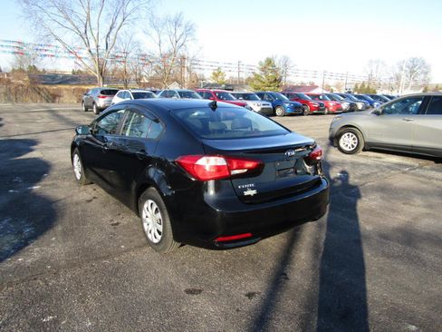 Used 2017 Kia Forte LX w/ LX Popular Package image 5
