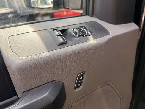 Used 2019 Ford F550 4x4 Regular Cab Super Duty image 10