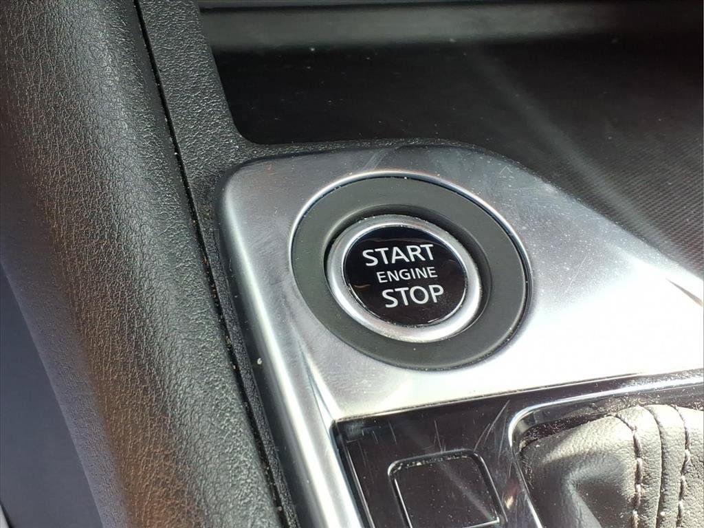 Used 2025 Nissan Sentra SV FWD image 8