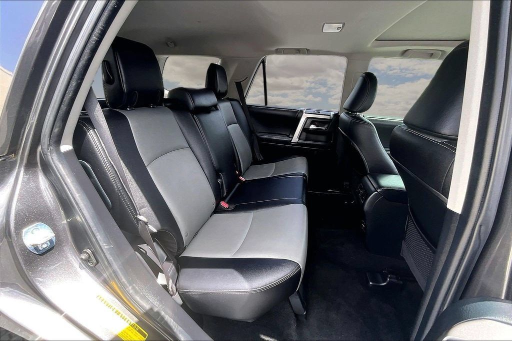 Used 2018 Toyota 4Runner SR5 Premium AWD/4WD image 24