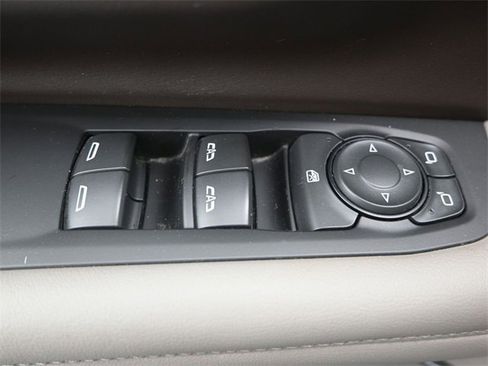 Used 2021 GMC Yukon SLE image 12