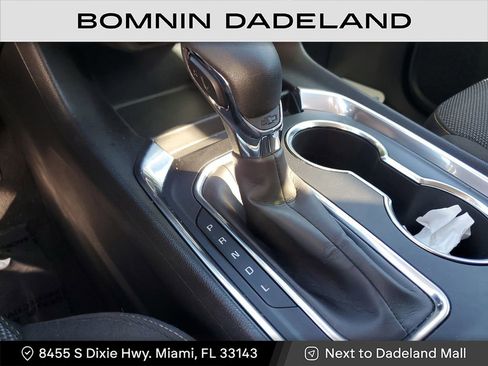 Used 2021 Chevrolet Traverse LS image 15