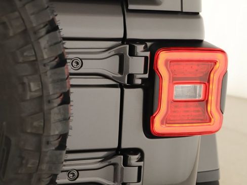 Used 2021 Jeep Wrangler Unlimited Rubicon AWD/4WD image 30
